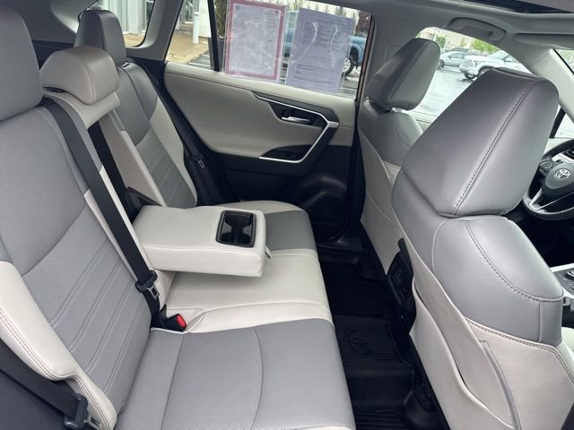 Used 2021 Toyota RAV4 Limited AWD/4WD image 32