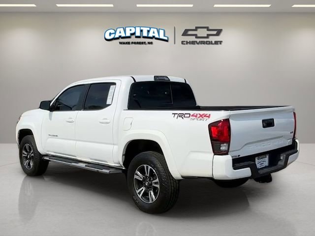 Used 2019 Toyota Tacoma TRD Sport image 3