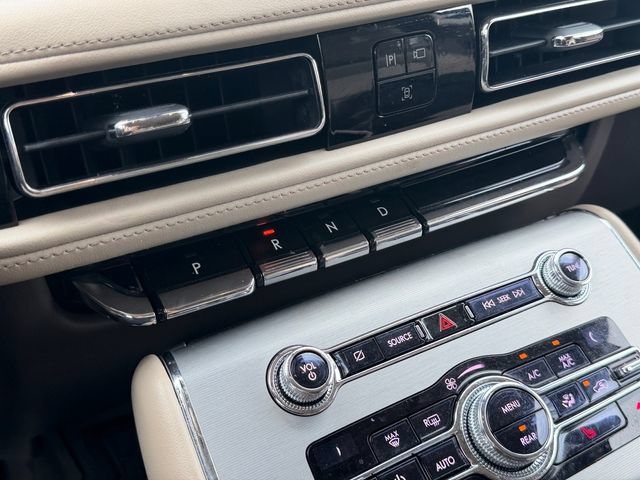 Used 2020 Lincoln Aviator 2WD image 25