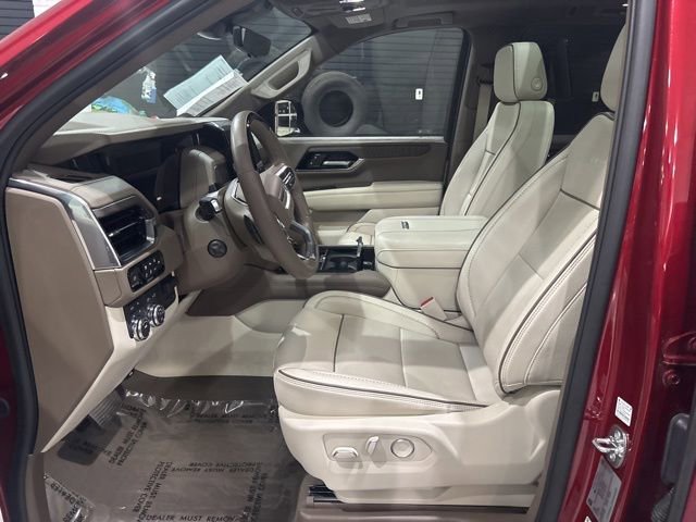 Used 2025 GMC Yukon XL Denali w/ Denali Reserve Package AWD/4WD image 11