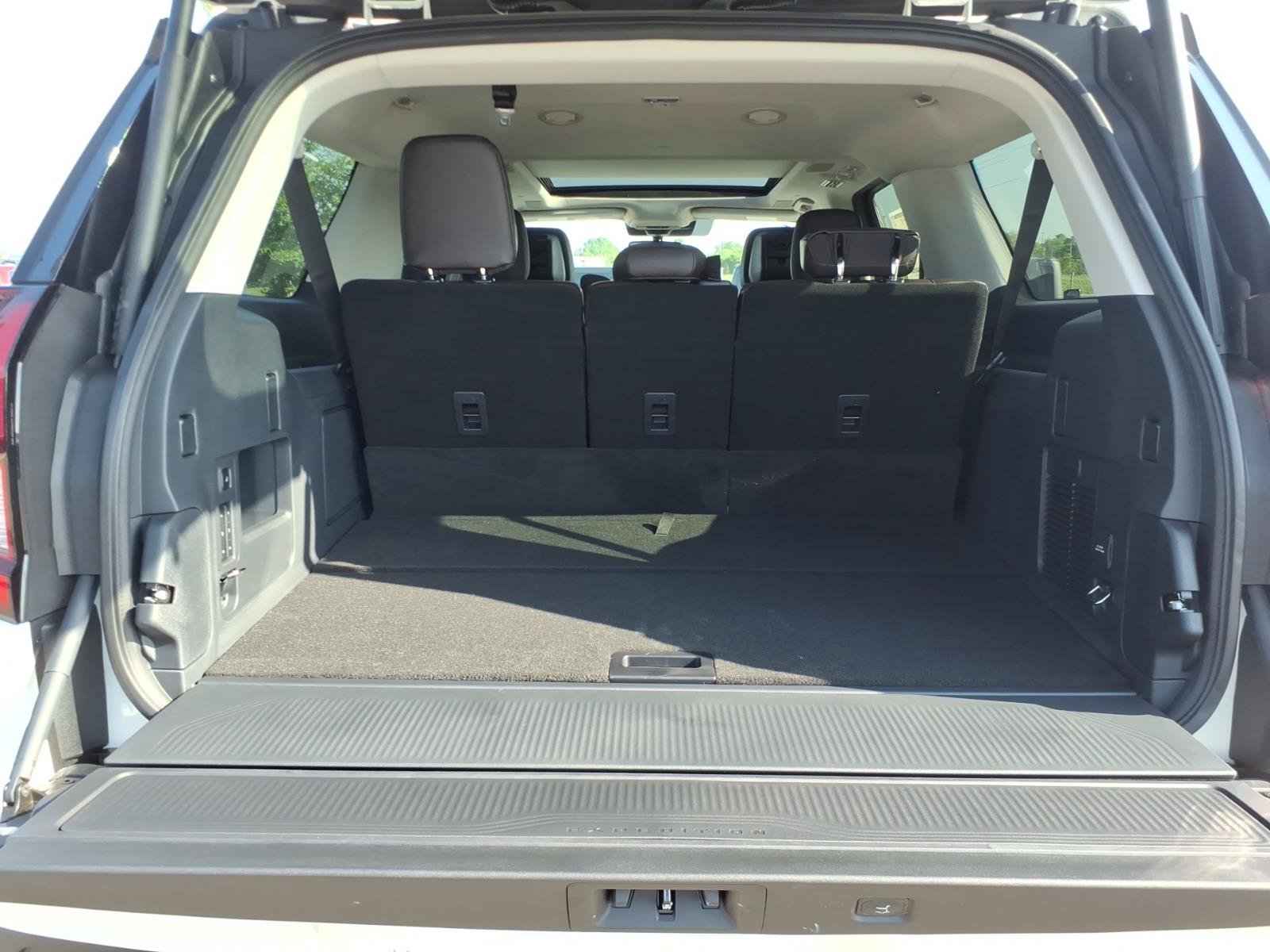 New 2027 Ford Expedition Max Platinum w/ Platinum Ultimate Package AWD/4WD image 17