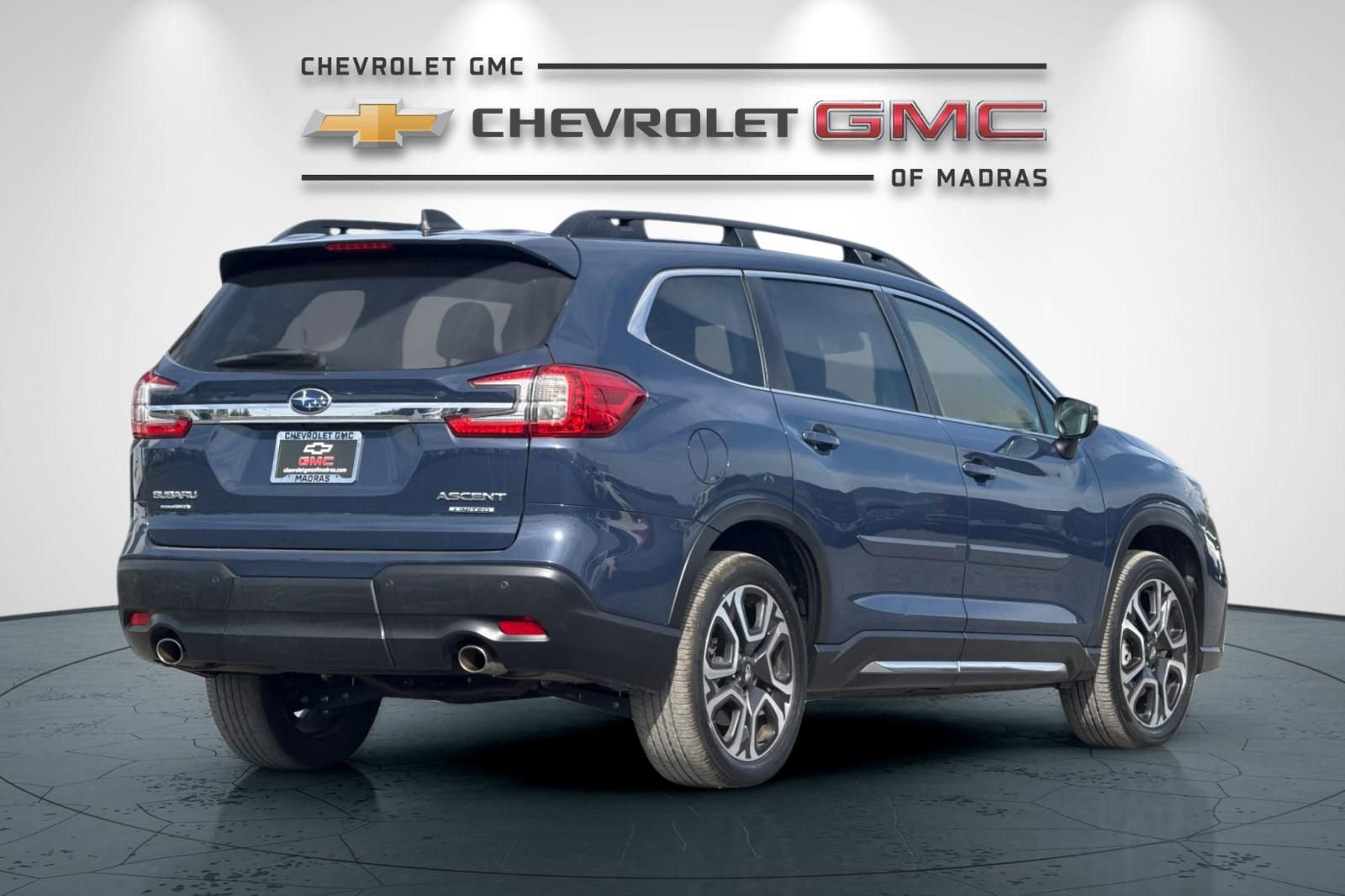Used 2023 Subaru Ascent Limited AWD/4WD image 3