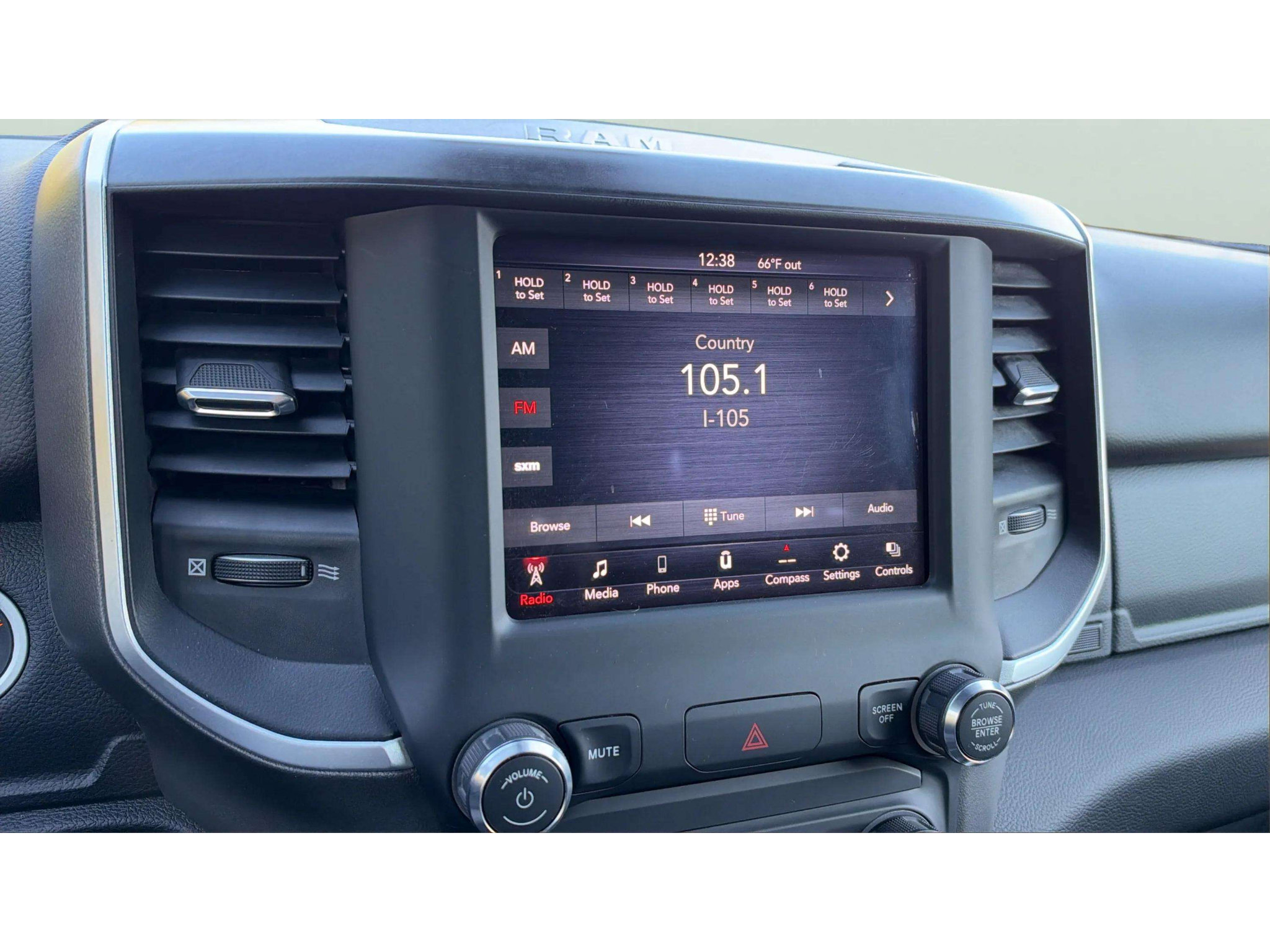 Used 2021 RAM 1500 Big Horn AWD/4WD image 17