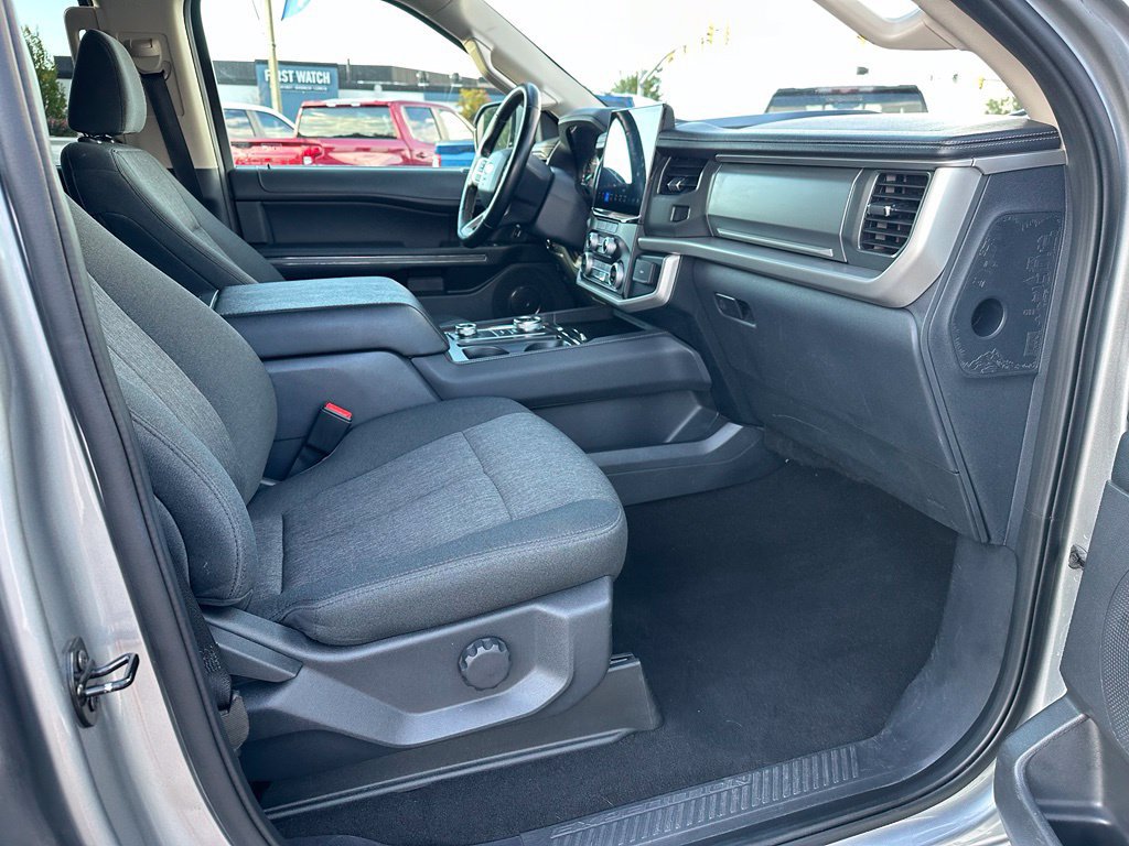Used 2024 Ford Expedition Max XLT AWD/4WD image 16