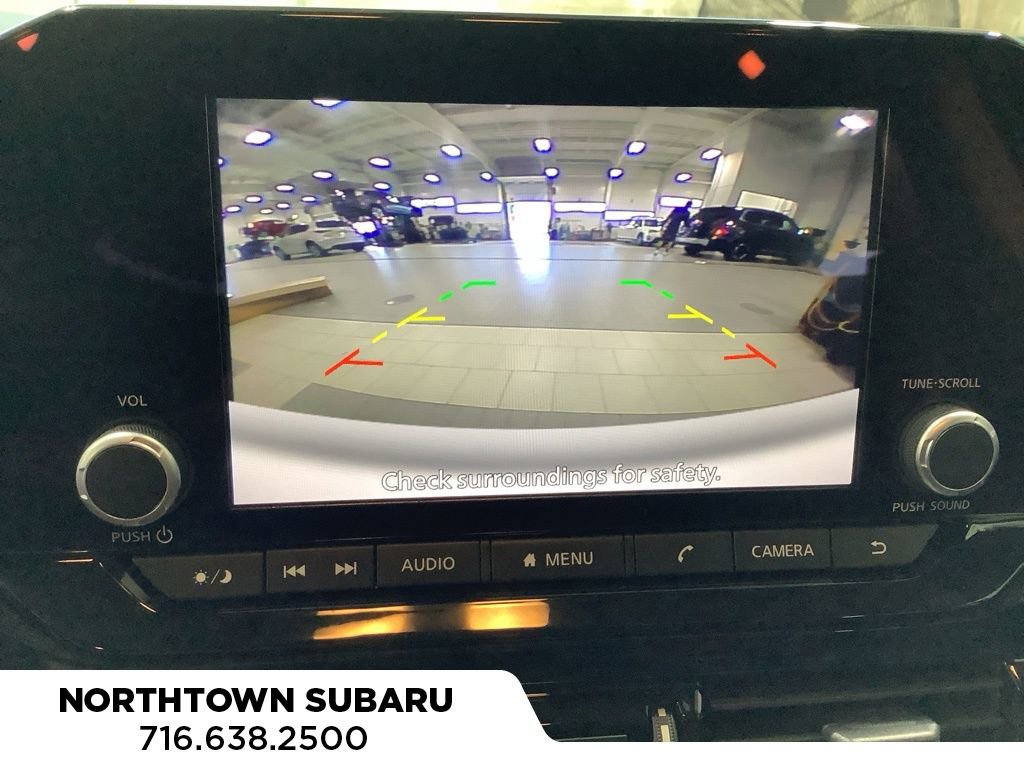 Used 2025 Nissan Pathfinder SV image 19