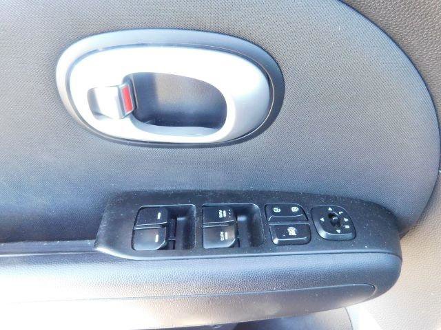Used 2014 Kia Soul image 13