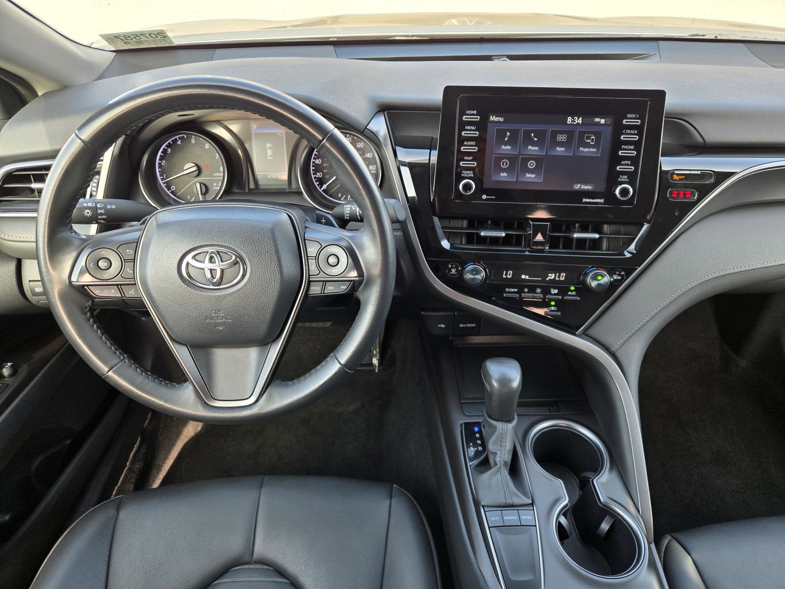 Used 2024 Toyota Camry SE FWD image 6