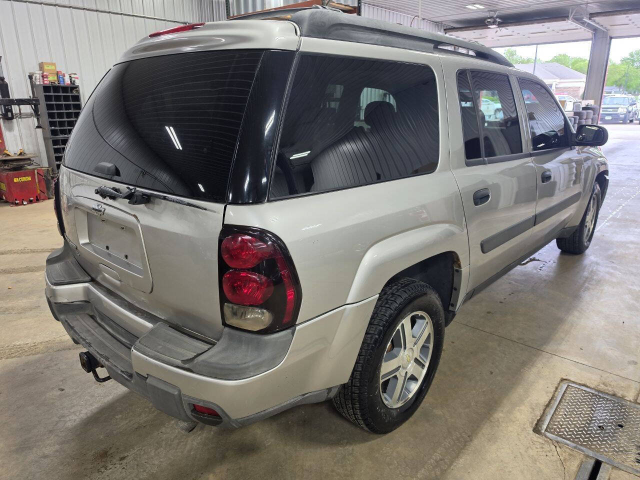 Used 2005 Chevrolet TrailBlazer EXT 4WD w/ LS Preferred Equipment Group image 8
