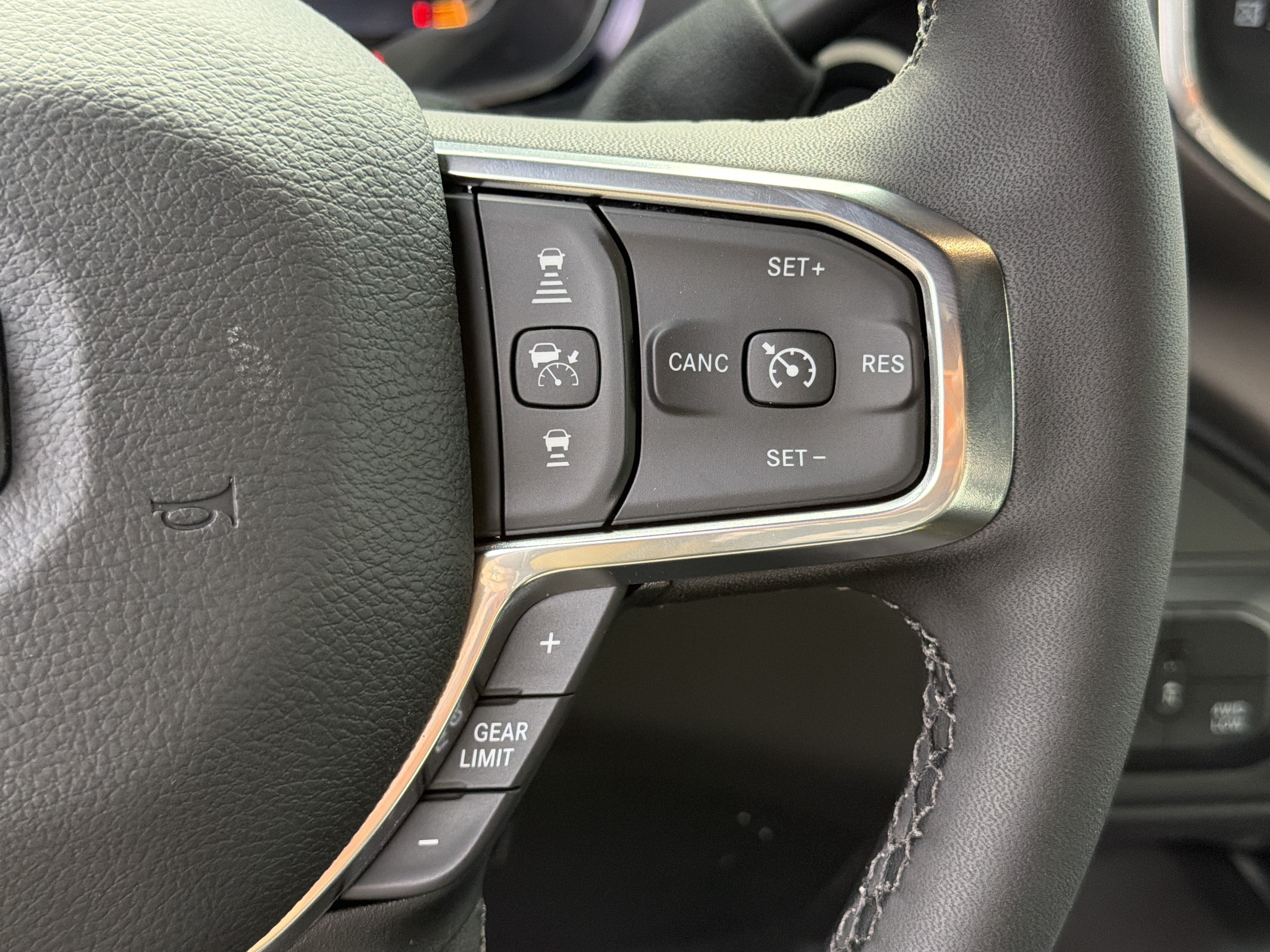 New 2026 RAM 2500 Laramie w/ Night Edition AWD/4WD image 25