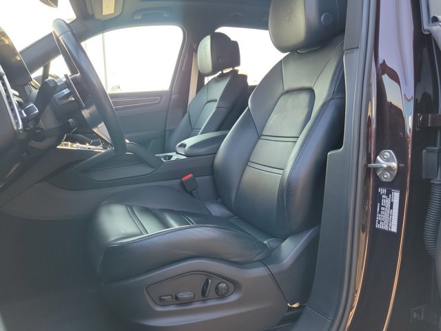 Certified 2023 Porsche Cayenne S Platinum AWD/4WD image 23