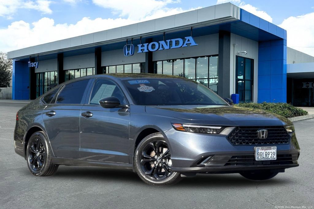 Certified 2025 Honda Accord SE image 1