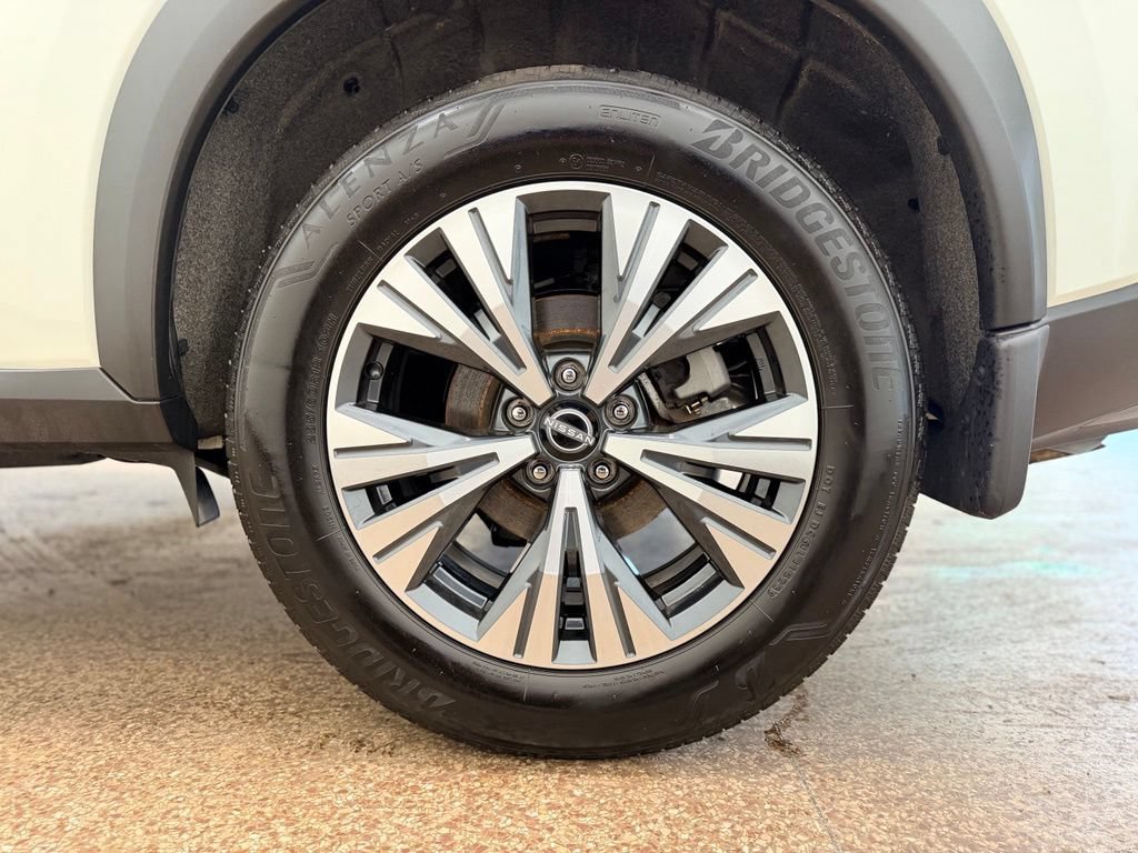 Used 2023 Nissan Rogue SV AWD/4WD image 25