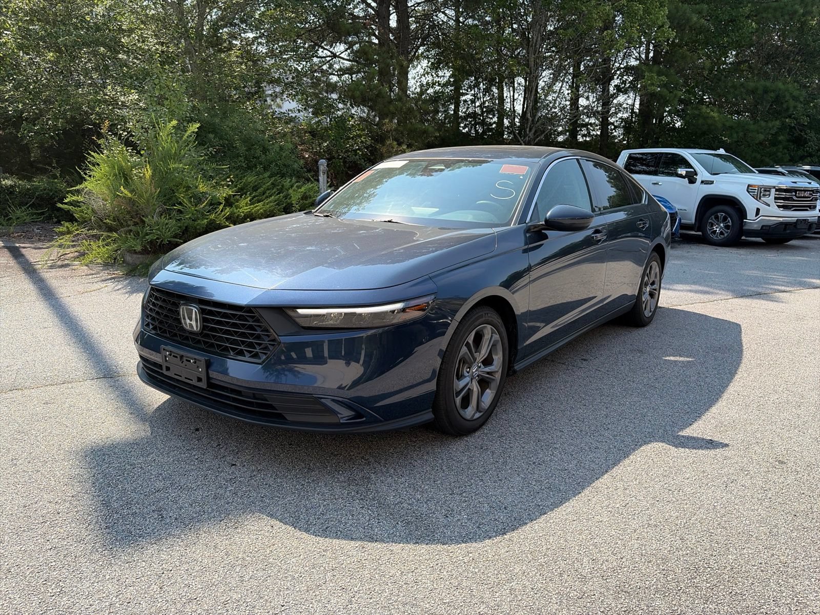Used 2024 Honda Accord EX image 2