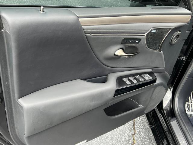 Certified 2024 Lexus ES 300h F Sport w/ Accessory Package (Z2) FWD image 10