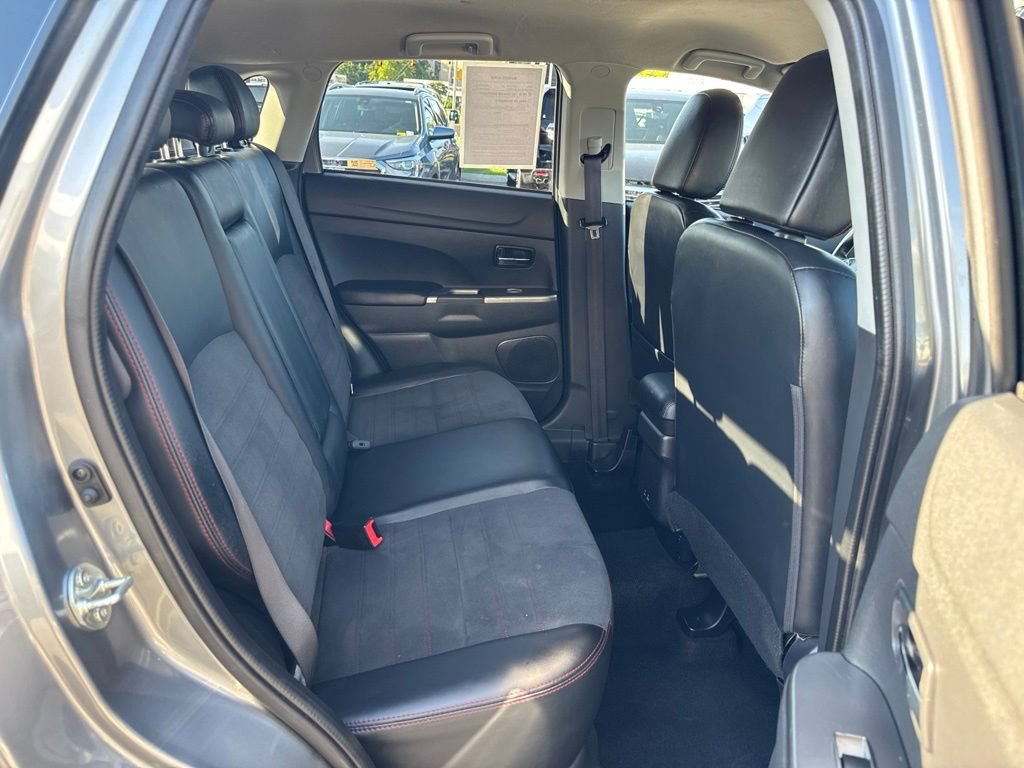 Used 2024 Mitsubishi Outlander Sport SE AWD/4WD image 19