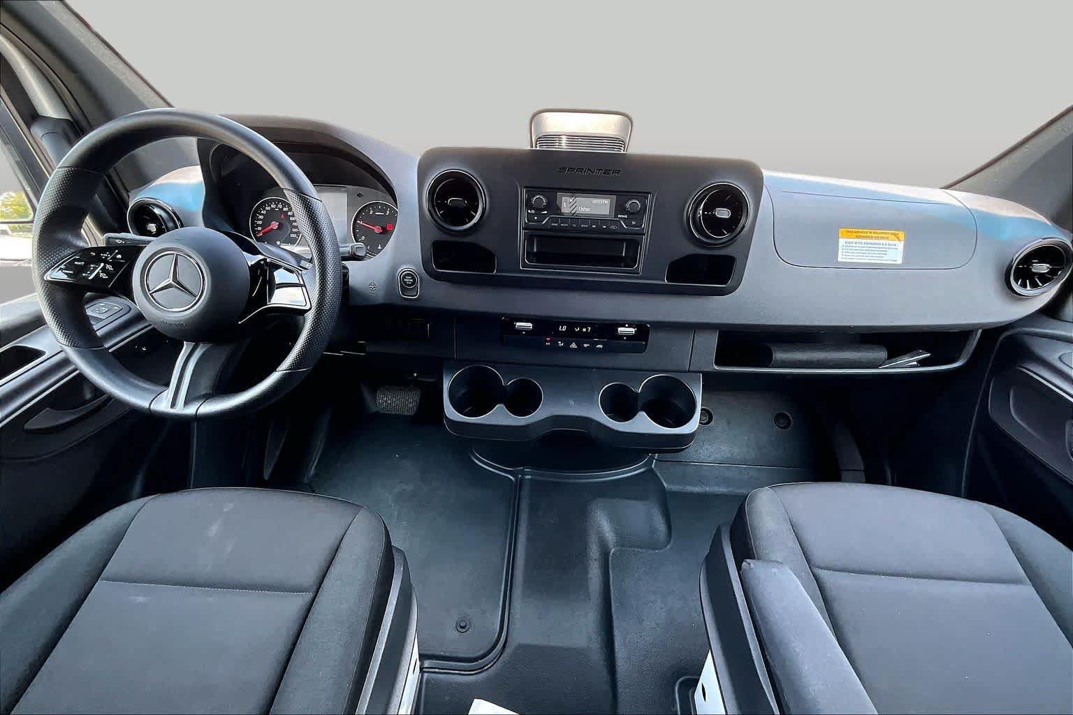 Used 2025 Mercedes-Benz Sprinter 2500 image 16