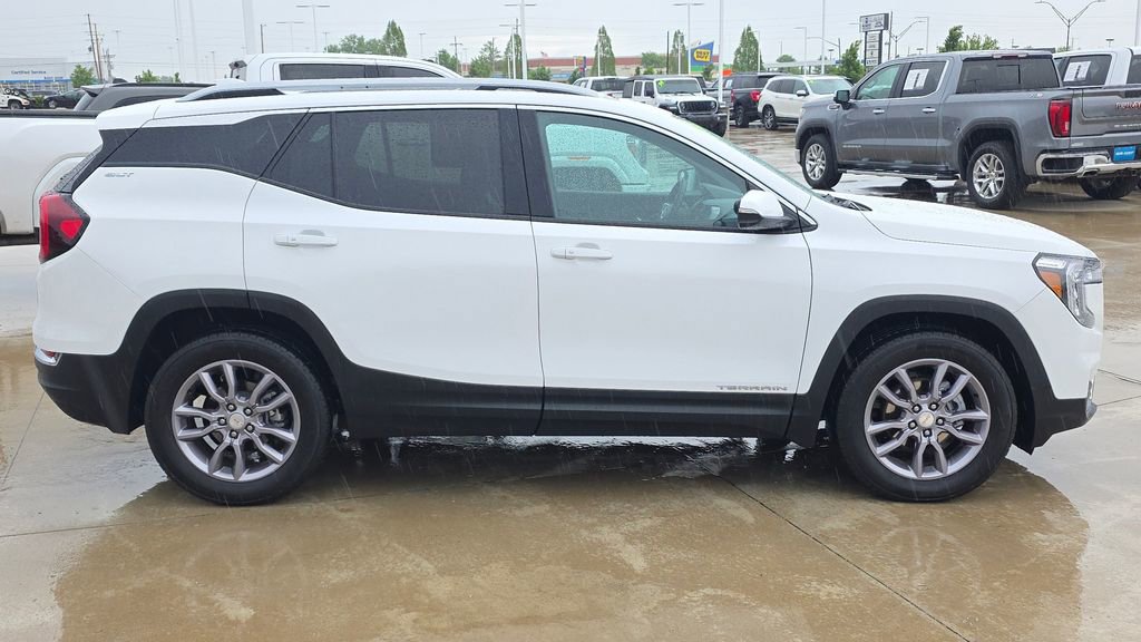 Used 2023 GMC Terrain SLT w/ LPO, Floor Liner Package AWD/4WD image 6