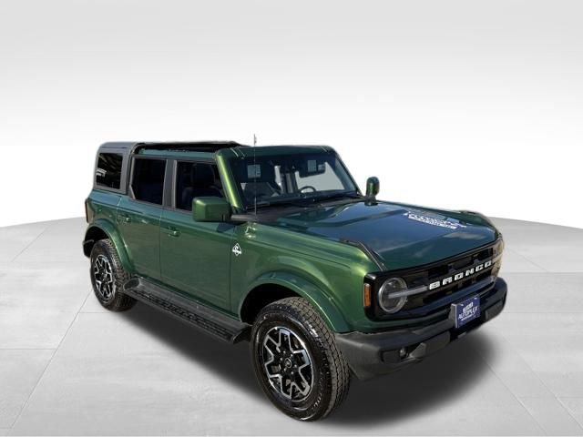 Used 2025 Ford Bronco Outer Banks image 5
