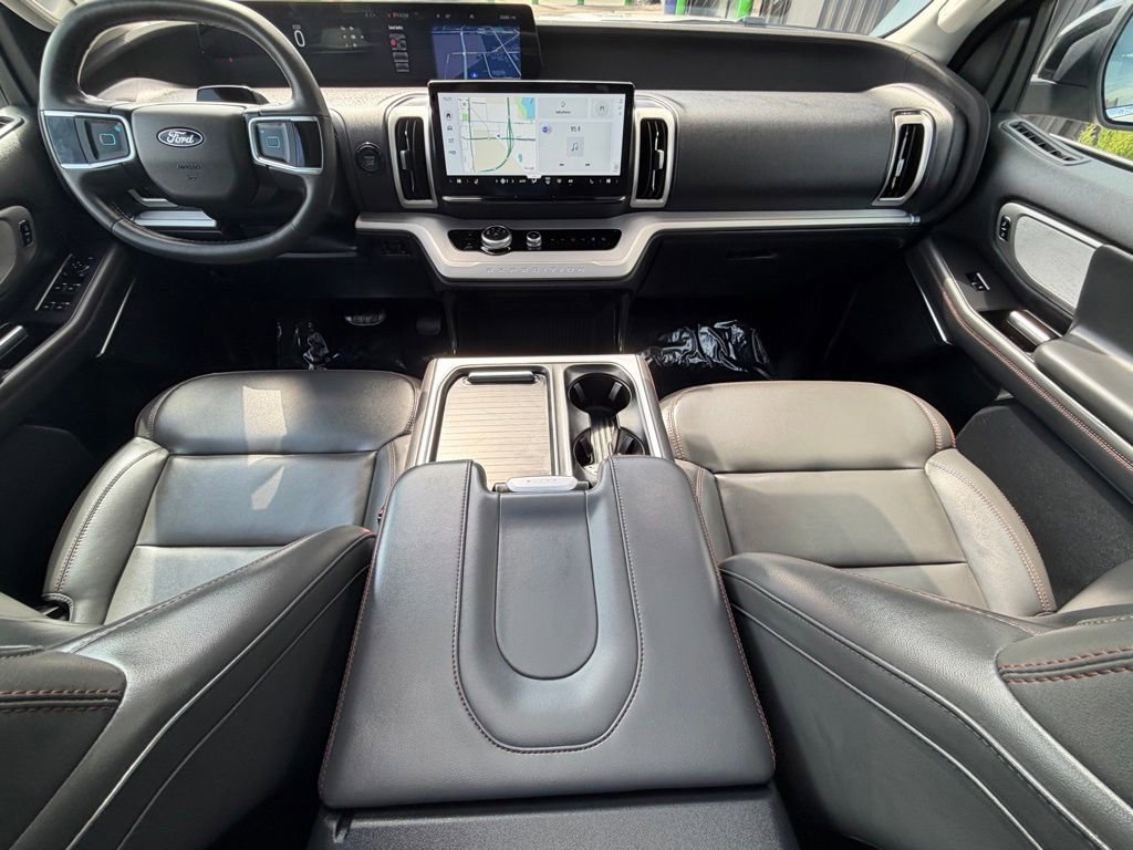 Used 2025 Ford Expedition Active AWD/4WD image 12