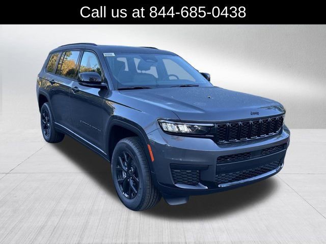 New 2025 Jeep Grand Cherokee L Altitude image 3