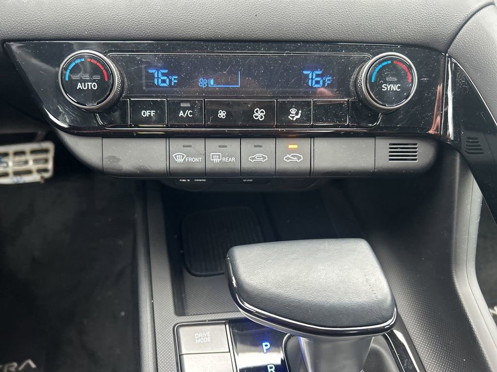 Used 2025 Hyundai Elantra SEL image 16