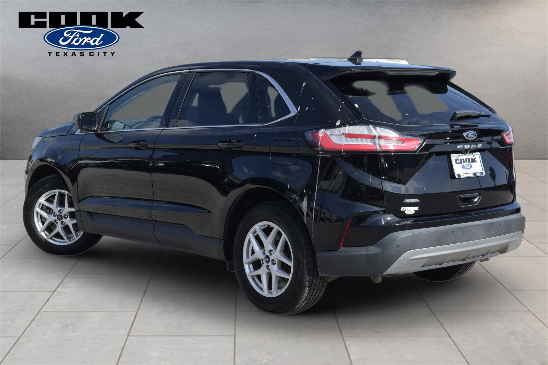 Used 2021 Ford Edge SEL w/ Convenience Package FWD image 3