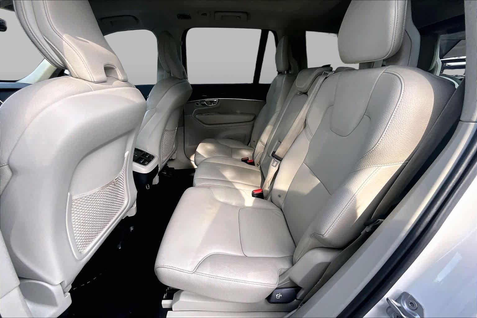 Used 2019 Volvo XC90 T5 Momentum w/ Protection Package FWD image 21