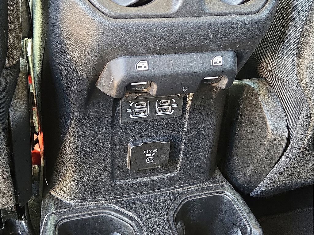 Used 2025 Jeep Wrangler Unlimited Rubicon AWD/4WD image 16