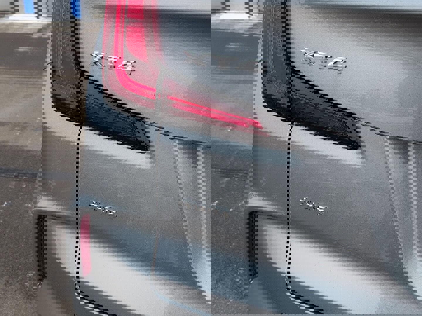 Used 2024 Cadillac XT4 Premium Luxury image 5