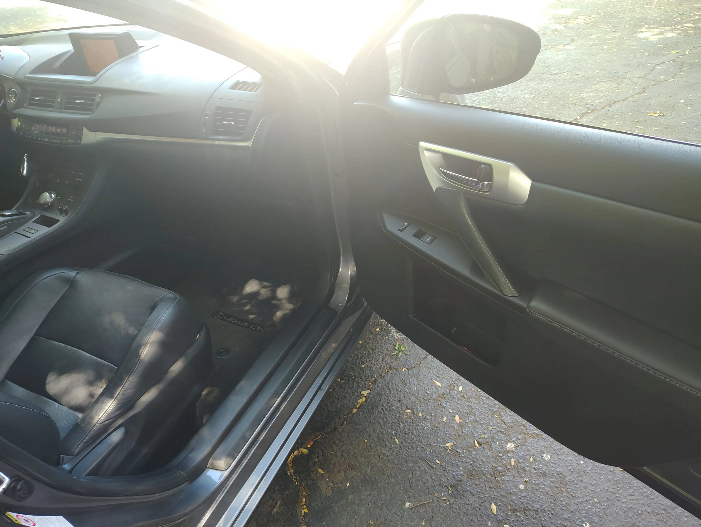 Used 2012 Lexus CT 200h Premium w/ Leather Pkg FWD image 26