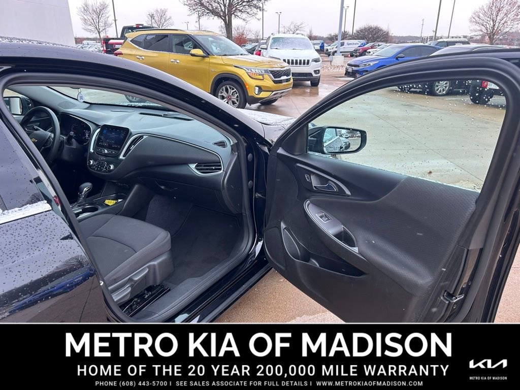 Used 2023 Chevrolet Malibu LT image 36