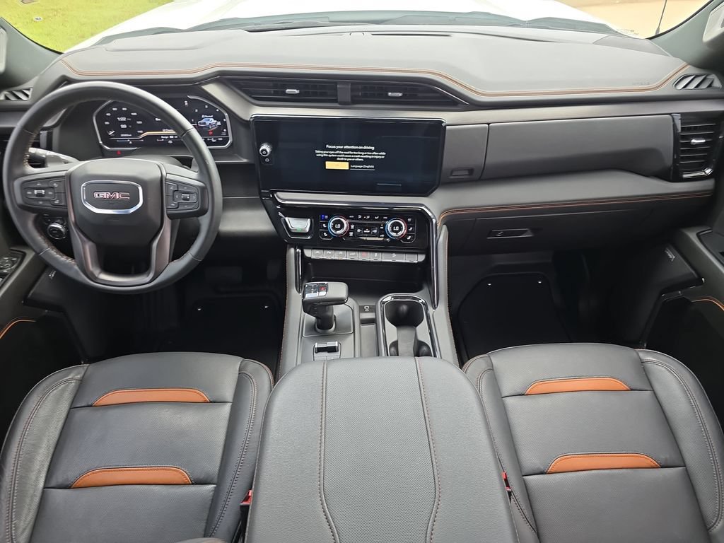 Used 2024 GMC Sierra 1500 AT4 w/ AT4 Premium Package AWD/4WD image 9