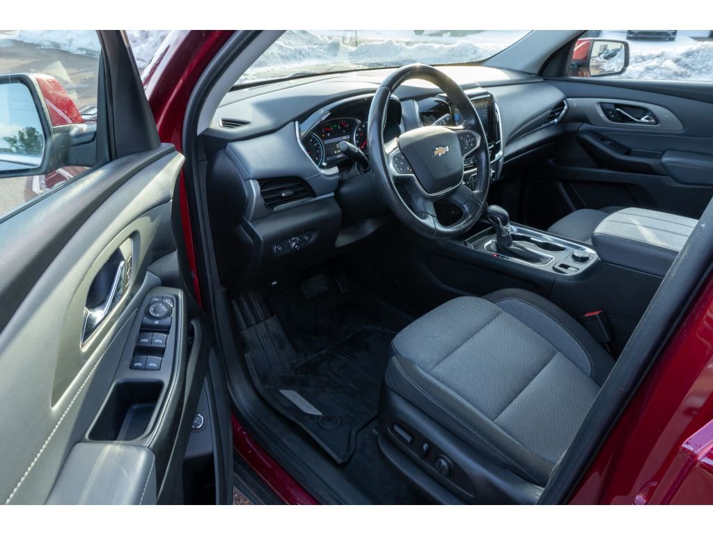Used 2021 Chevrolet Traverse LT image 10