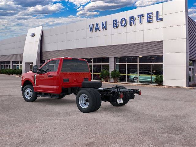 New 2026 Ford F350 XL w/ XL Chrome Package AWD/4WD image 4