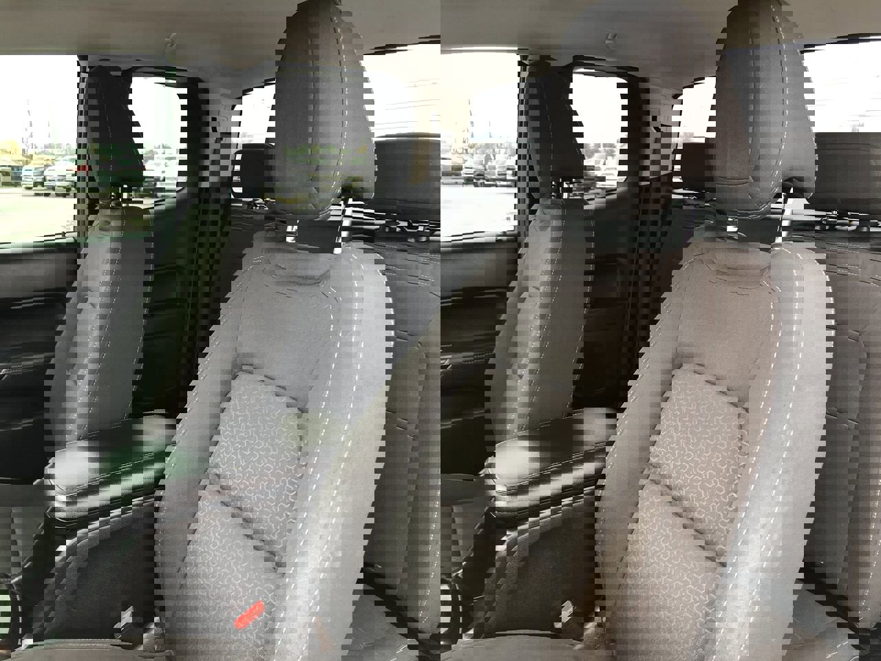 Used 2015 GMC Canyon SLE w/ SLE Convenience Package image 13