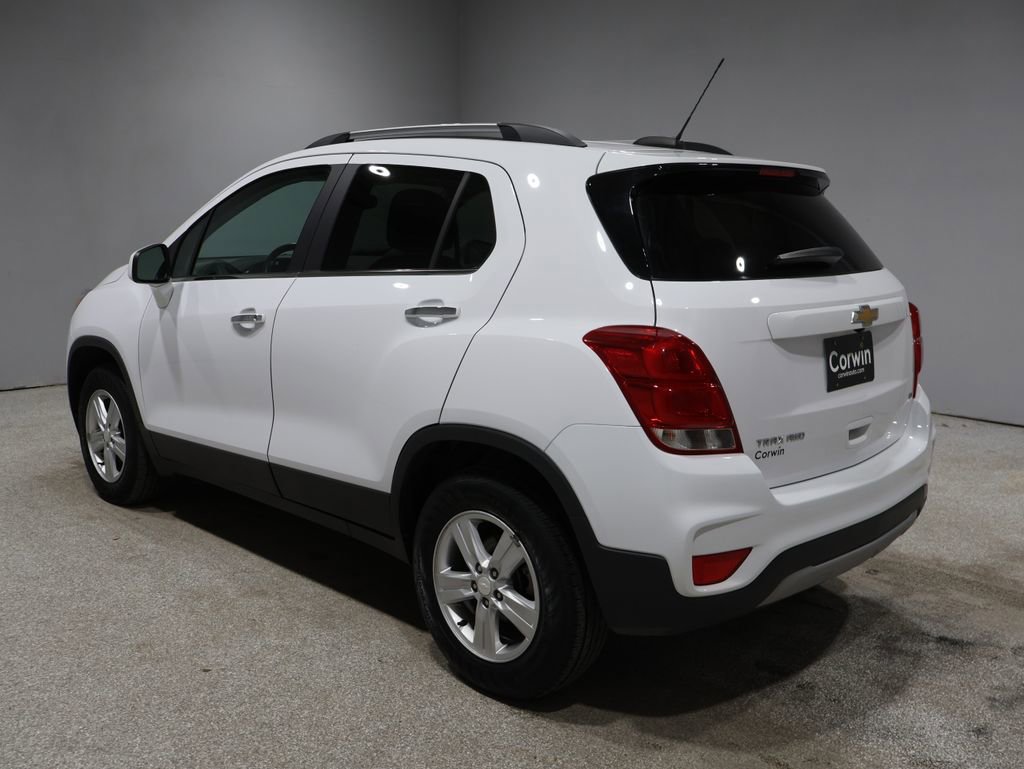 Used 2020 Chevrolet Trax LT w/ LT Convenience Package image 4
