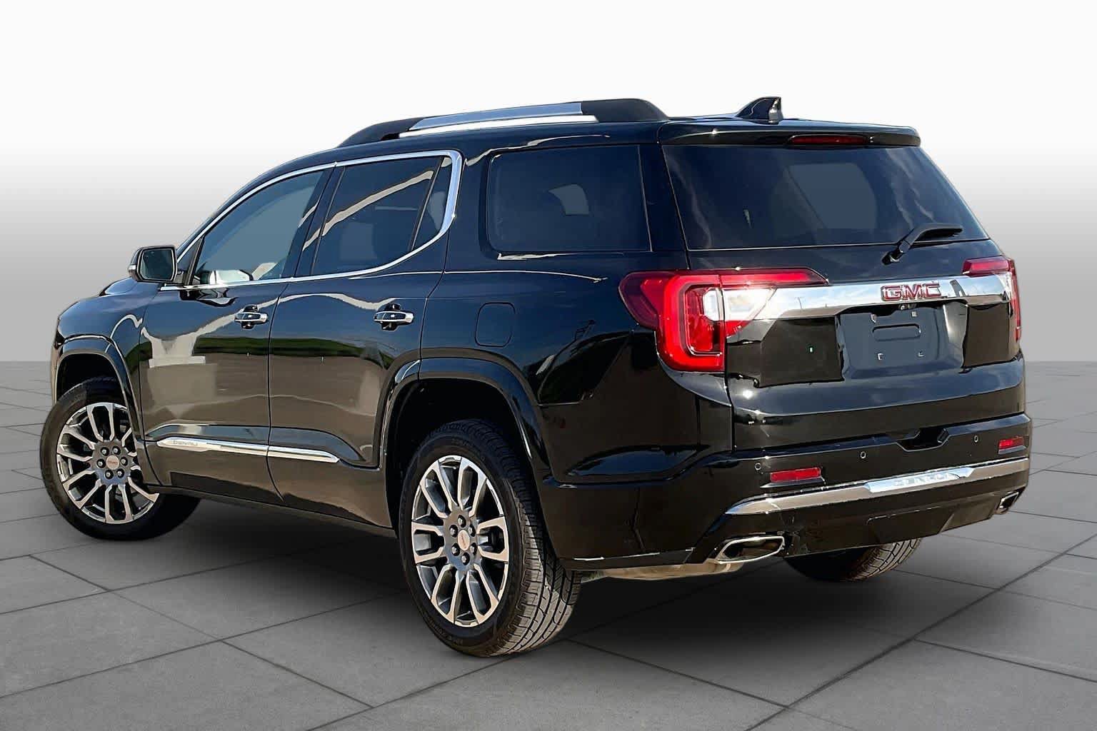 Certified 2023 GMC Acadia Denali w/ Denali Technology Package FWD image 11