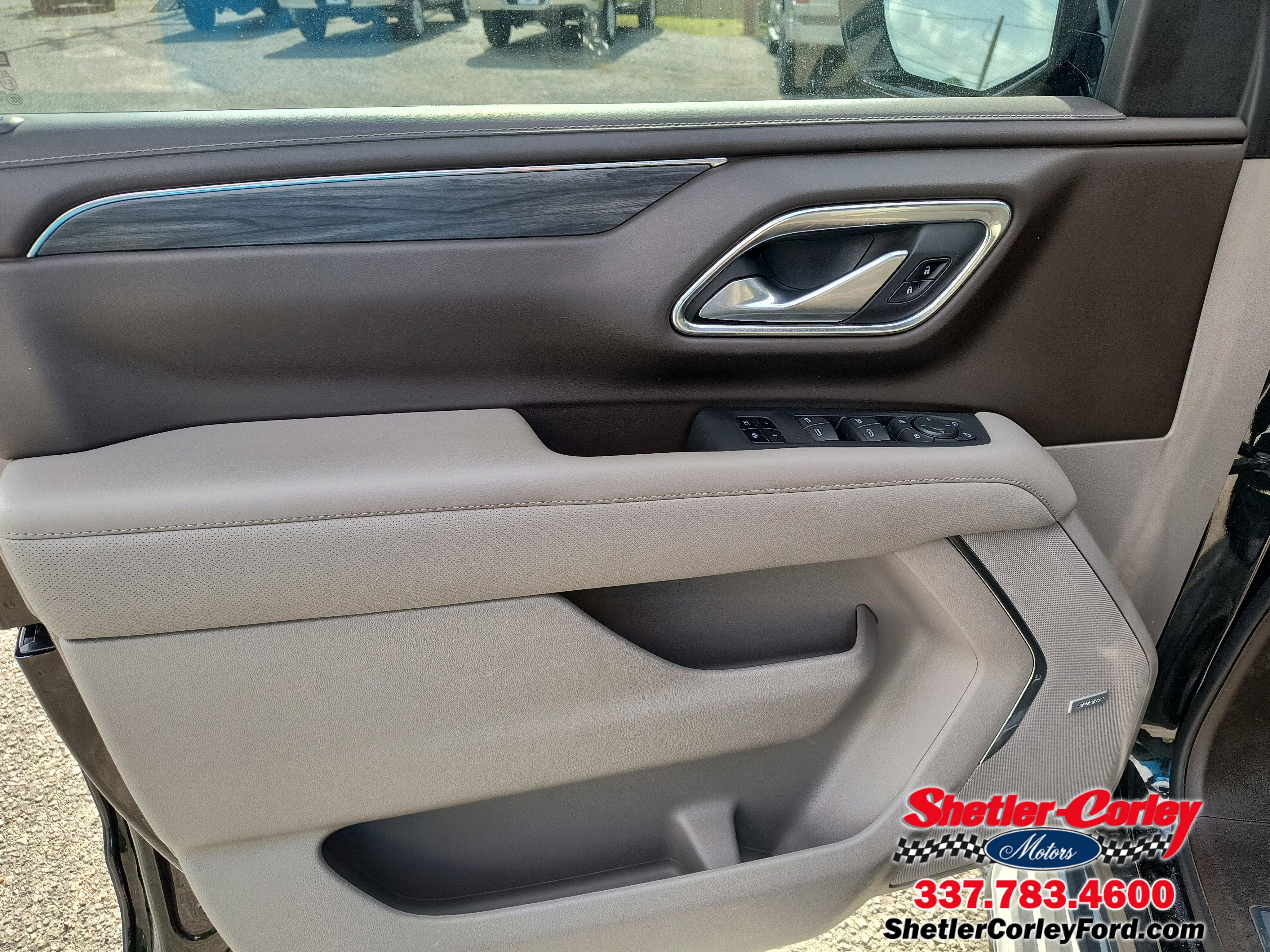 Used 2022 GMC Yukon SLT w/ SLT Luxury Package image 16