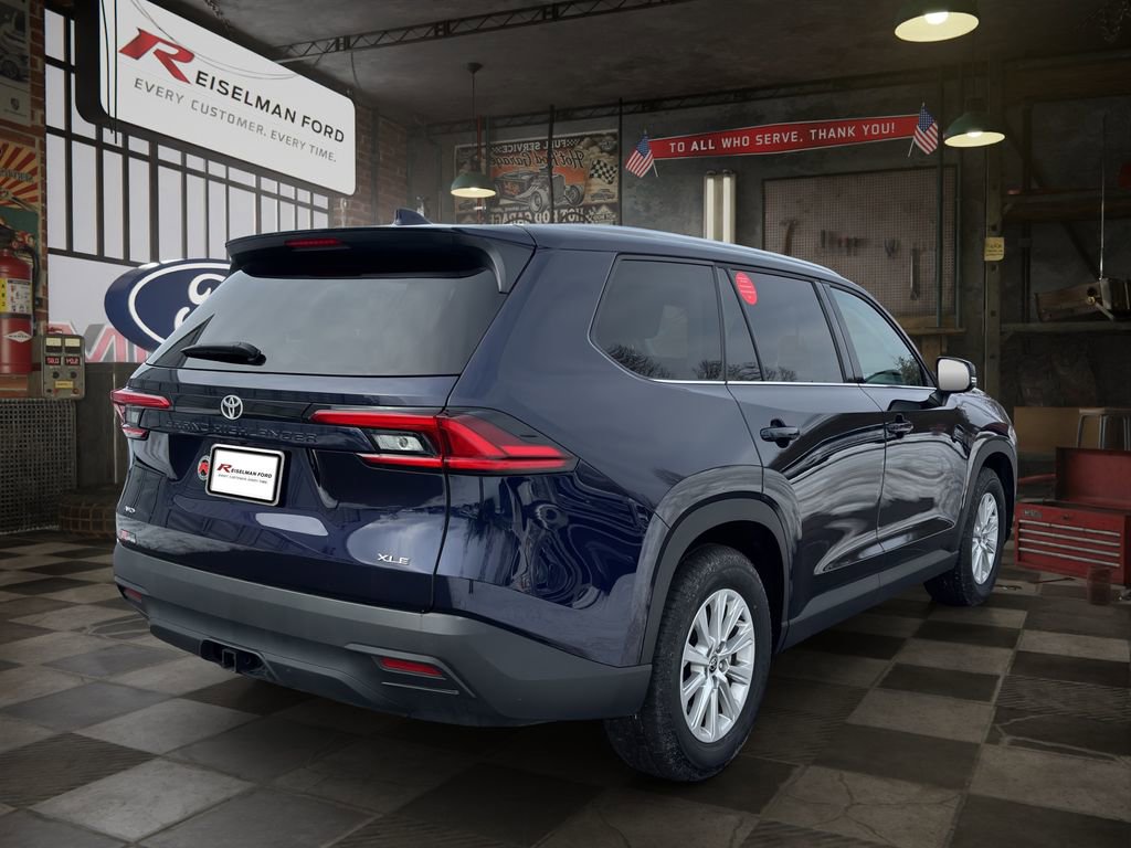 Used 2022 Toyota Sienna XLE Woodland Edition AWD/4WD image 6