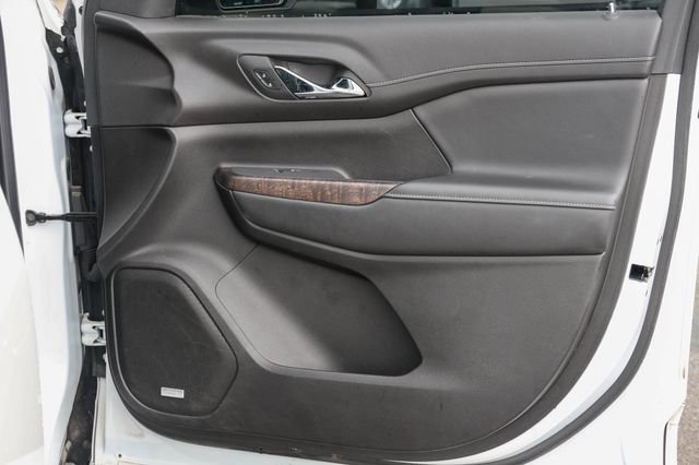 Used 2023 GMC Acadia Denali w/ Denali Technology Package FWD image 16