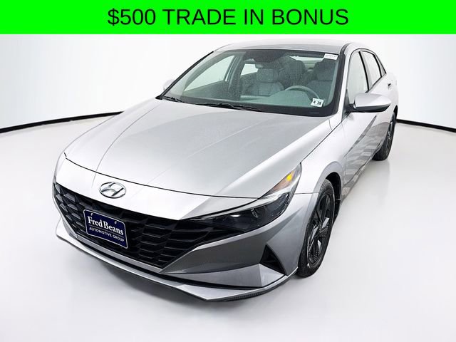 Used 2023 Hyundai Elantra SEL image 3