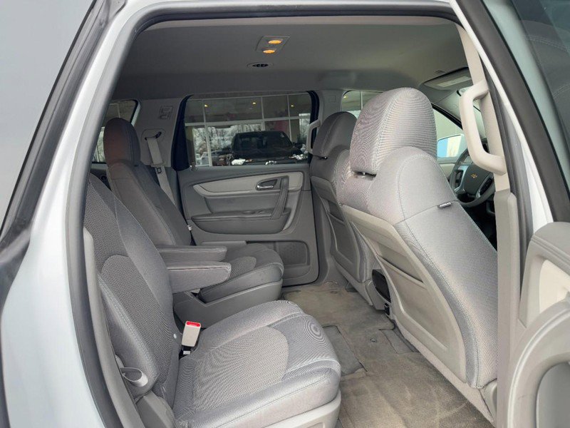 Used 2016 Chevrolet Traverse LT w/ Style and Technology Package image 10