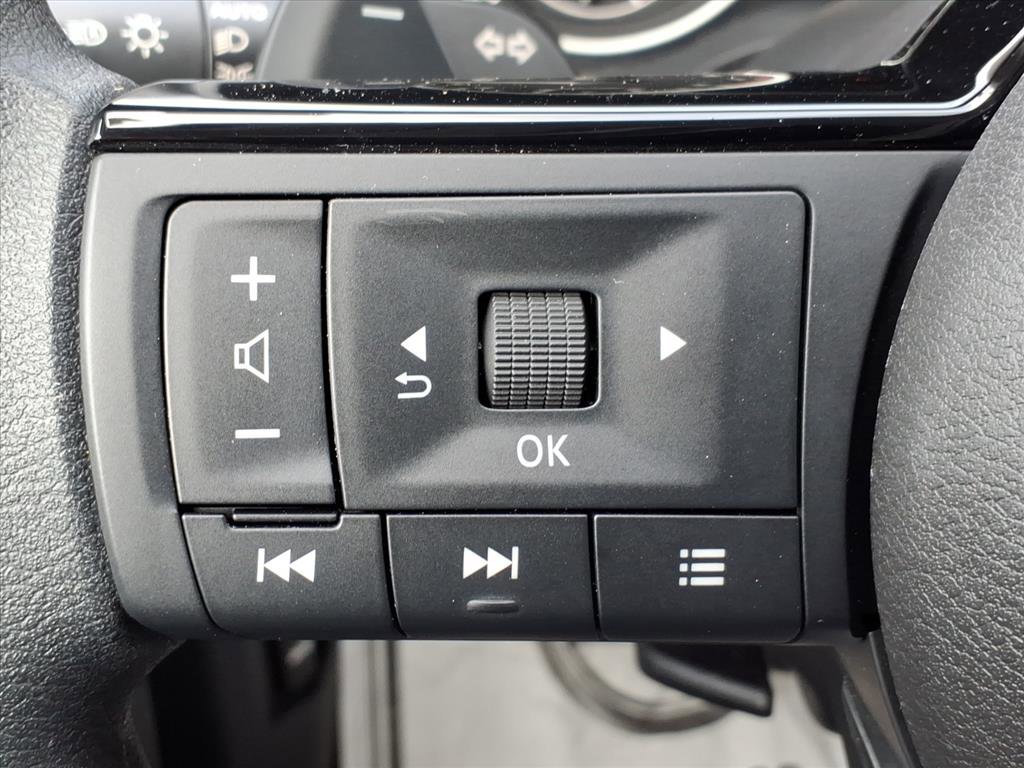 Certified 2023 Nissan Rogue SV image 30