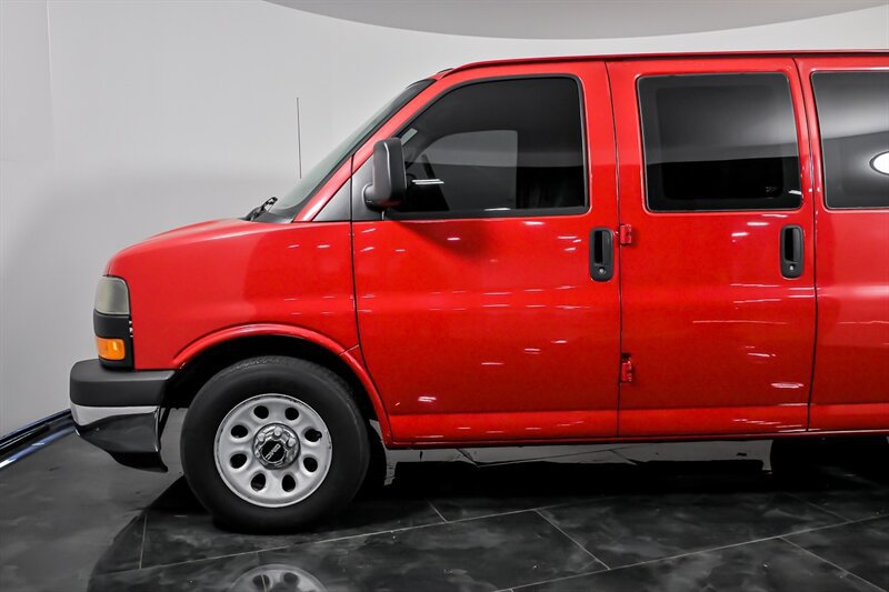 Used 2014 GMC Savana 1500 RWD image 6