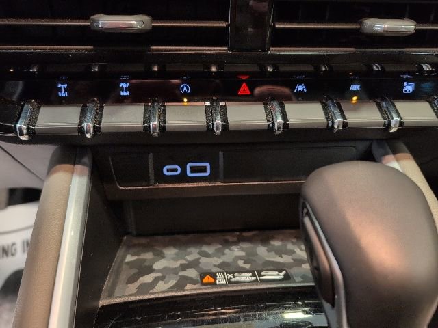 Certified 2024 Chevrolet Colorado ZR2 w/ ZR2 Convenience Package III image 28