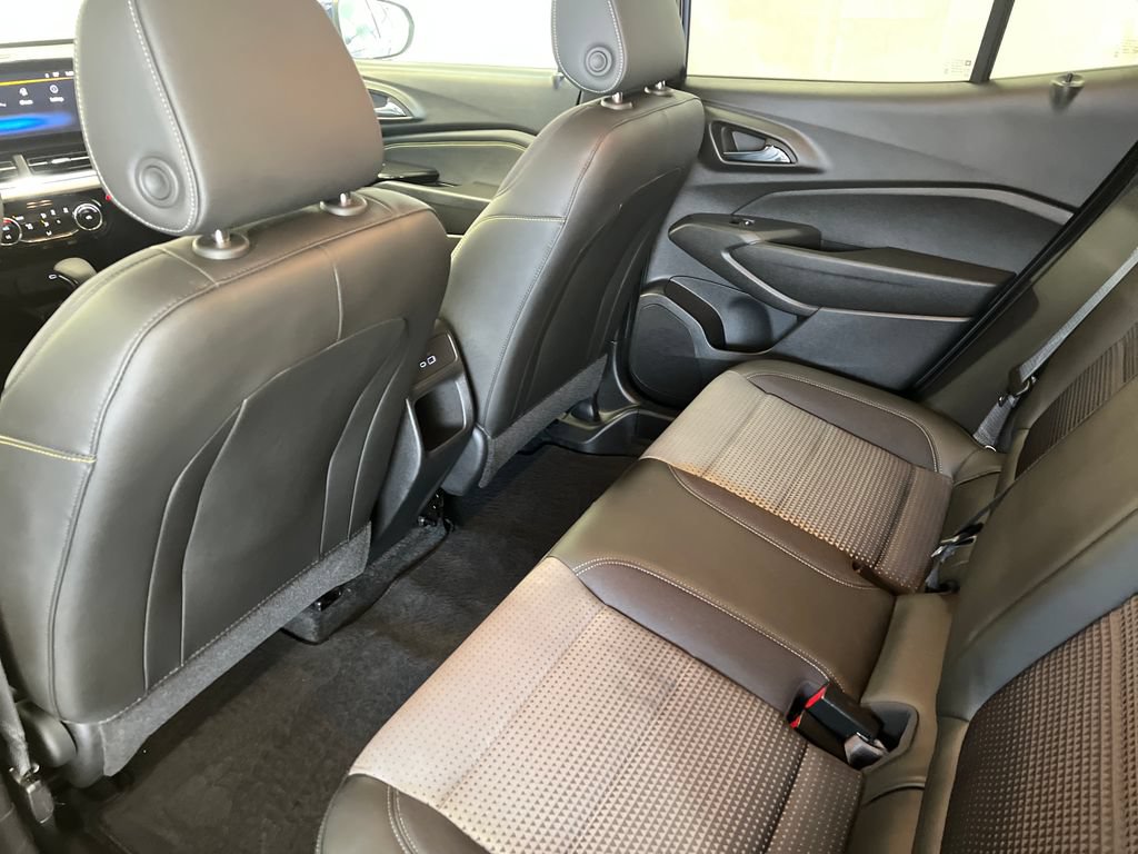 Used 2024 Chevrolet Trax LT FWD image 33