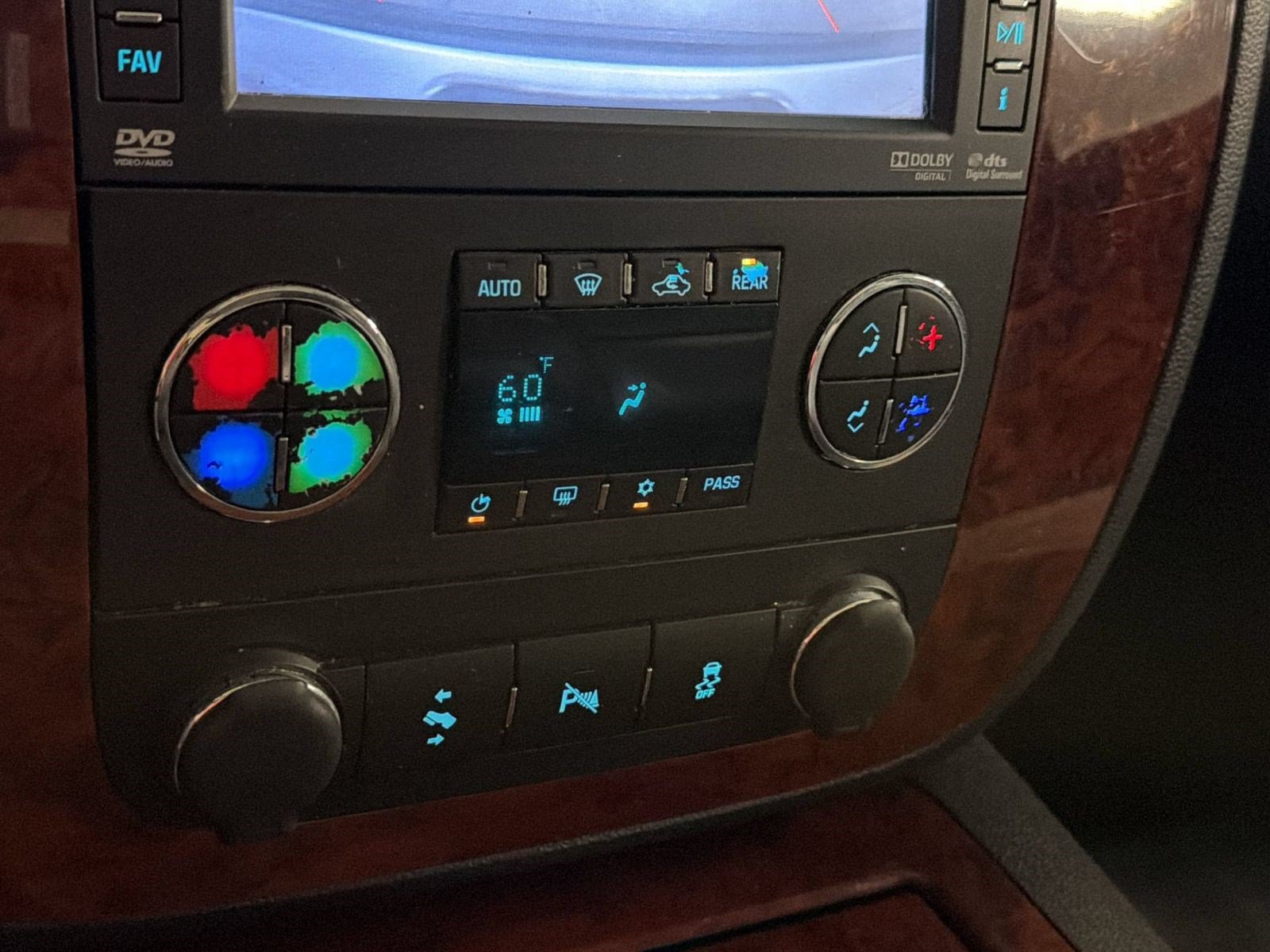Used 2013 Chevrolet Suburban LTZ AWD/4WD image 15