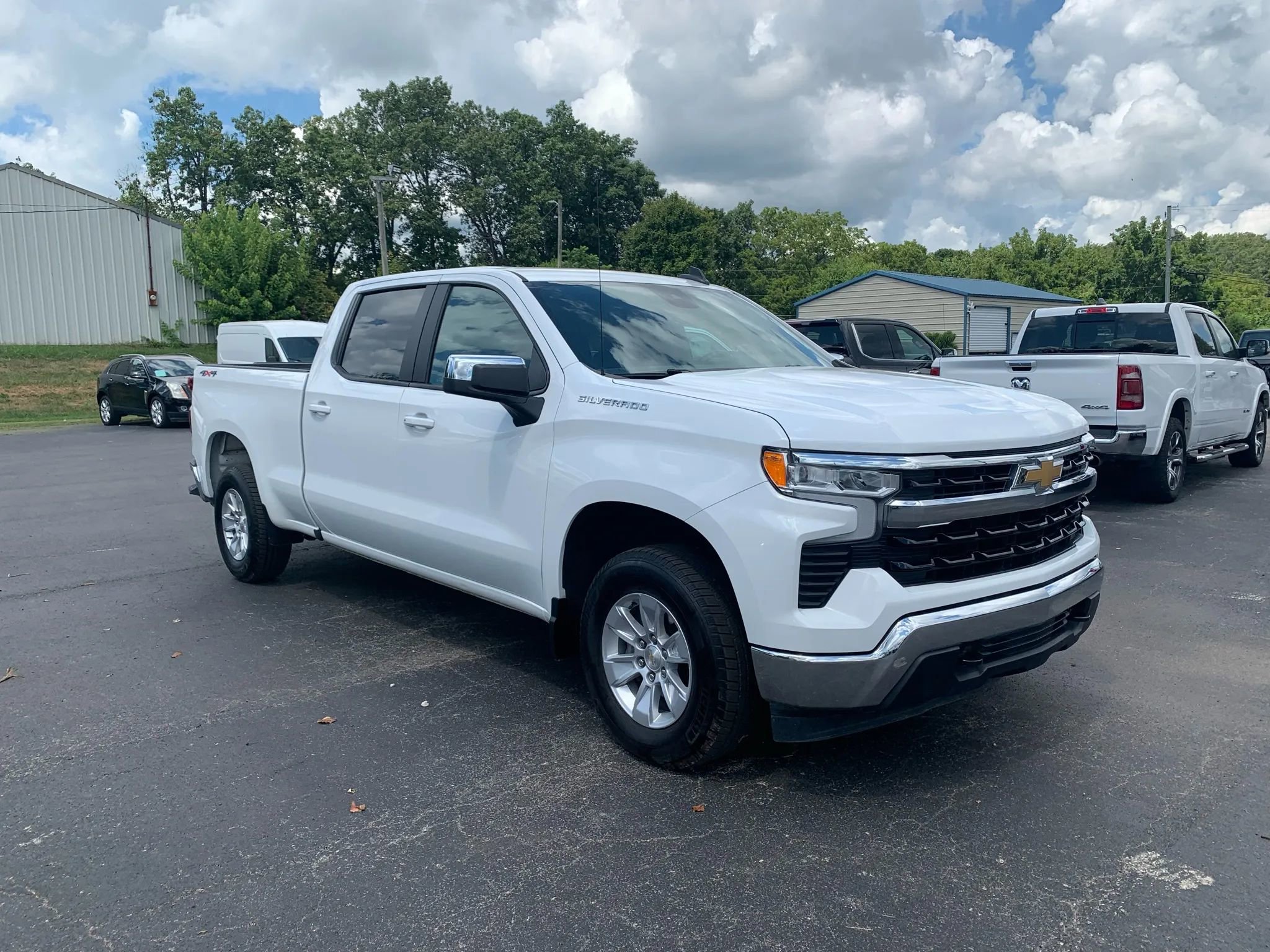 Used 2023 Chevrolet Silverado 1500 LT image 3