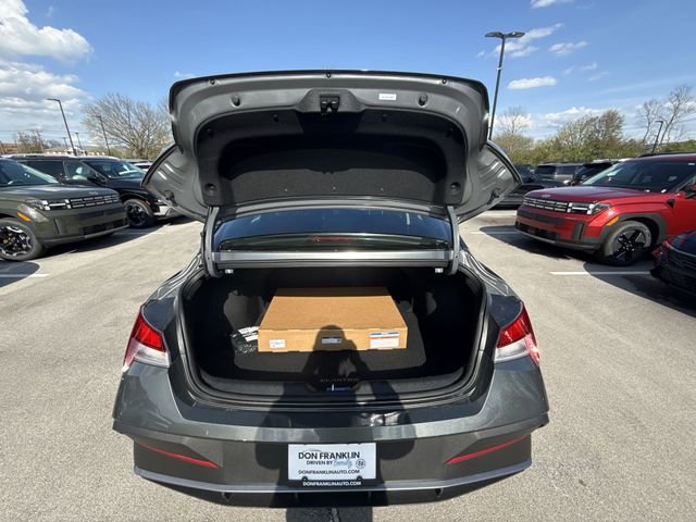 New 2026 Hyundai Elantra SE FWD image 21