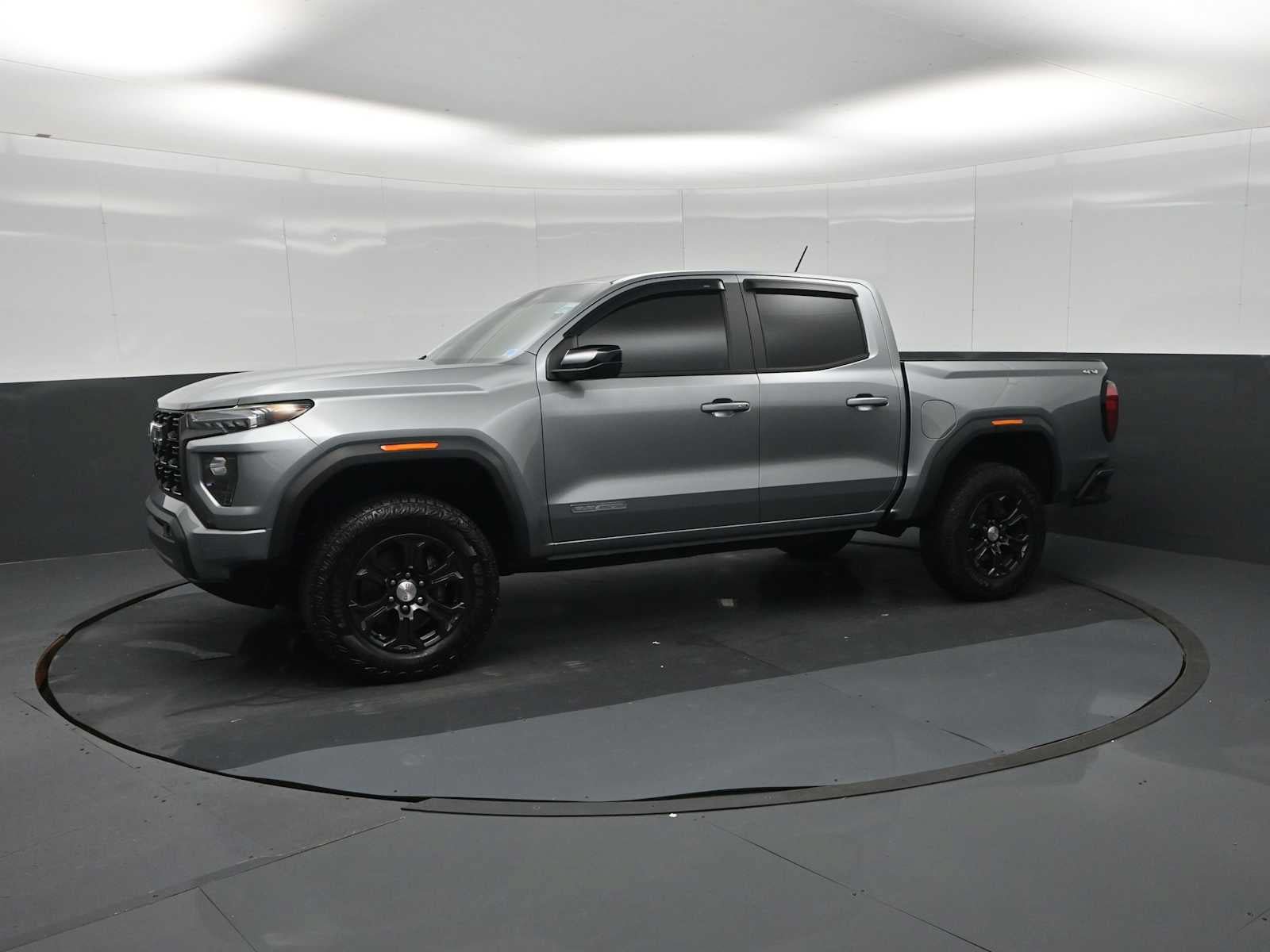 Used 2024 GMC Canyon Elevation w/ Convenience Package AWD/4WD image 4